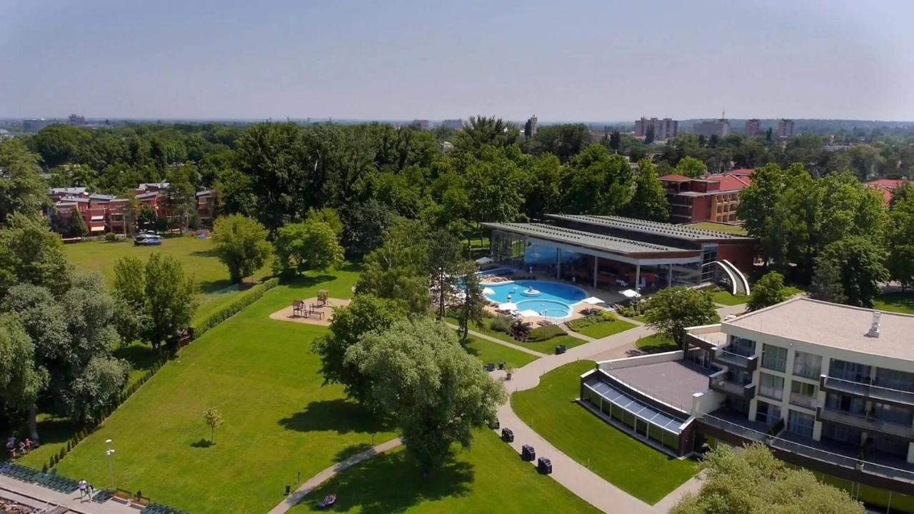 MF Villa Azúr Wellness Apartment Siófok Exterior foto