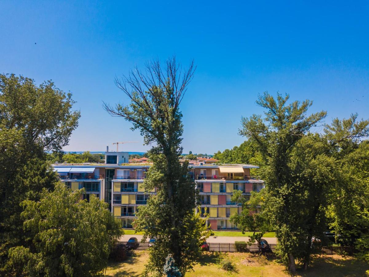 MF Villa Azúr Wellness Apartment Siófok Exterior foto